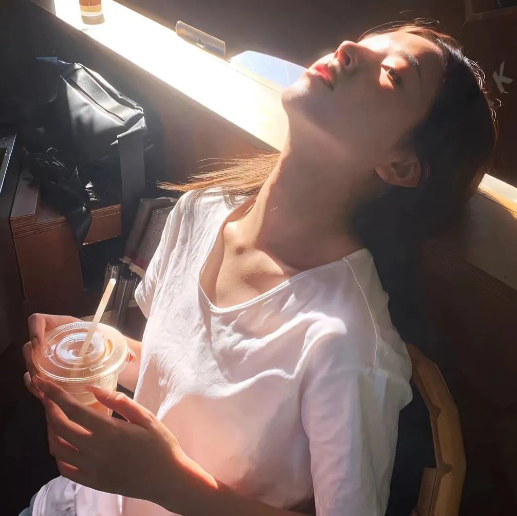 圣诞精灵 封面
